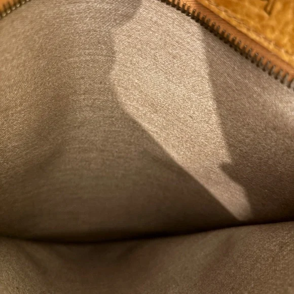 MCM Large Cognac Visetos Tote Shoulder Travel Carry on Tote EUC - Picture 14 of 17